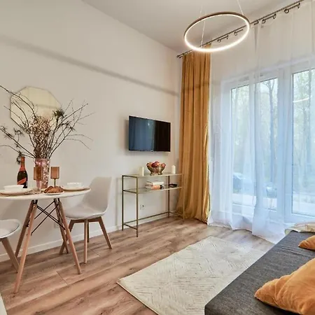 Cozy Bialoleka - Book It Apartment *